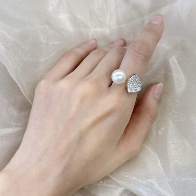 18K金钻石/珍珠戒指 商品编号：NO2044R